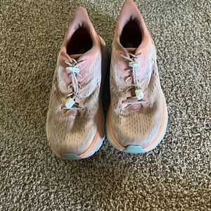 Hoka Clifton 8